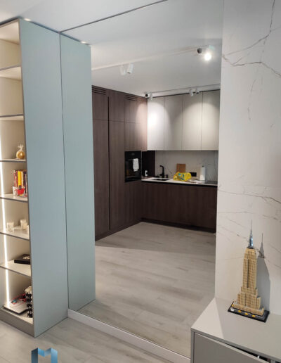 Duze Lustro Do Salonu Na Sciane