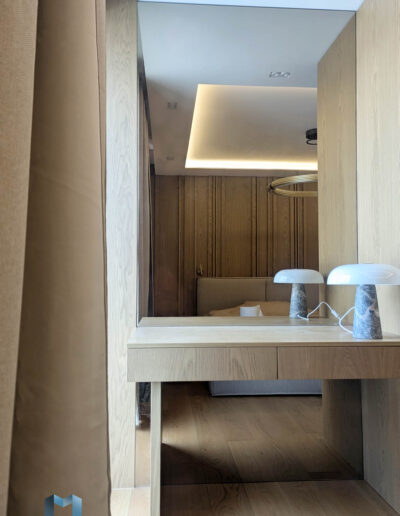 Lustro Do Sypialni Z Polka