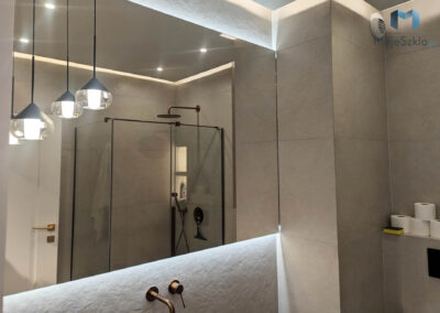 Lustro Lazienkowe Z Poswiata Od Spodu