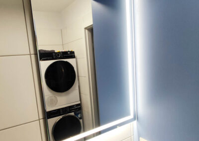 Lustro Z Swiecacym Paskiem