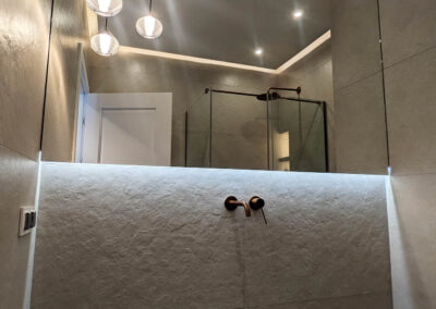 Nowoczesne Lustro Lazienkowe Led