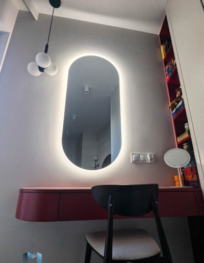 Owalne Lustro Z Led Toaletka