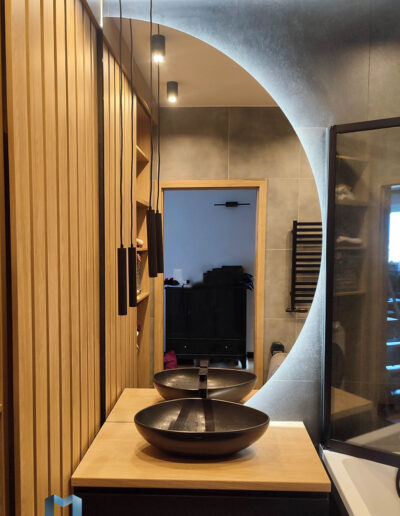 Polokragle Lustro Do Lazienki Z Podswietleniem