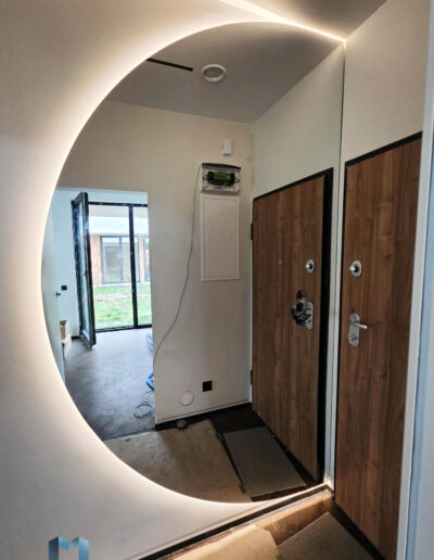 Polokragle Lustro Na Cala Sciane Z Poswiata Led