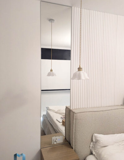 Lustro Przy Lozku W Sypialni